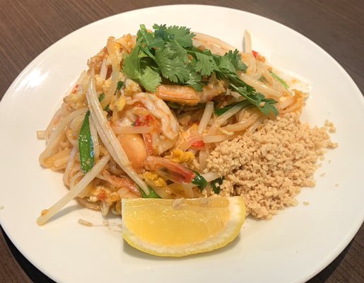 Pad Thai (Thai-style stir-fried noodles)