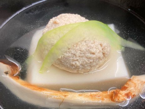 Tea kaiseki course based on the ichiju-sansai principle