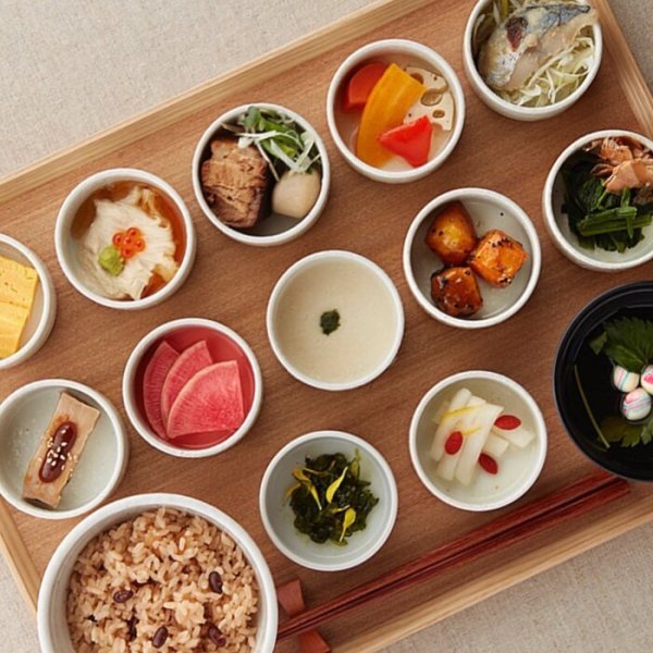 「12-Item Obanzai Set」