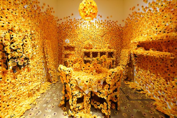 Yayoi Kusama, “Flower Obsession” (detail) 2017/2020 Installation view at the Yayoi Kusama Museum 2021©YAYOI KUSAMA