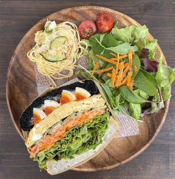 Additive-free sandwich